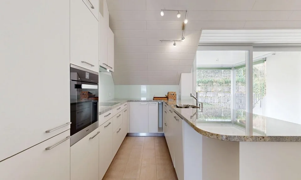 Modern 4.5-room attic apartment in a central and yet quiet location