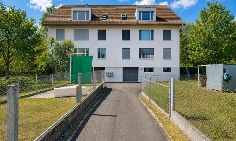 Modern 4.5-room attic apartment in a central and yet quiet location