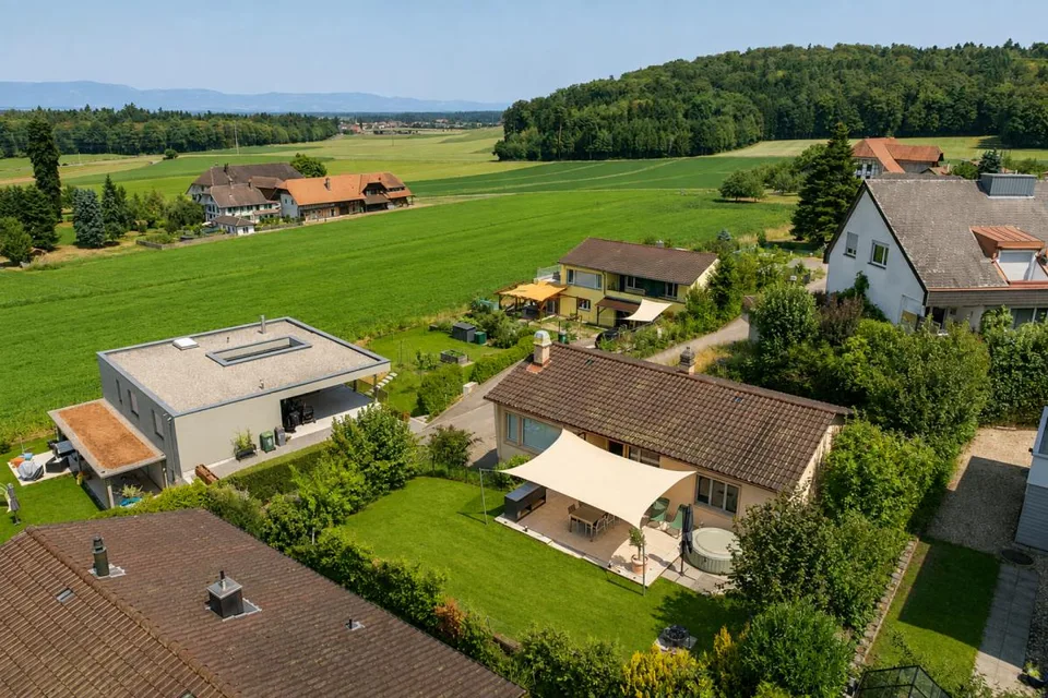 Freistehendes Einfamilienhaus mit unverbaubarer Aussicht