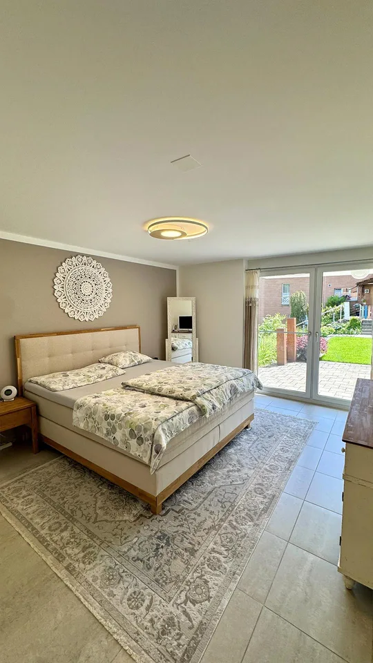 Modernisiertes 5.5-Zimmer-Terrassenhaus mit Wintergarten und Weitsicht
