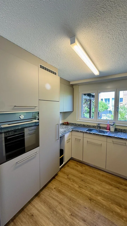 Modernisiertes 5.5-Zimmer-Terrassenhaus mit Wintergarten und Weitsicht