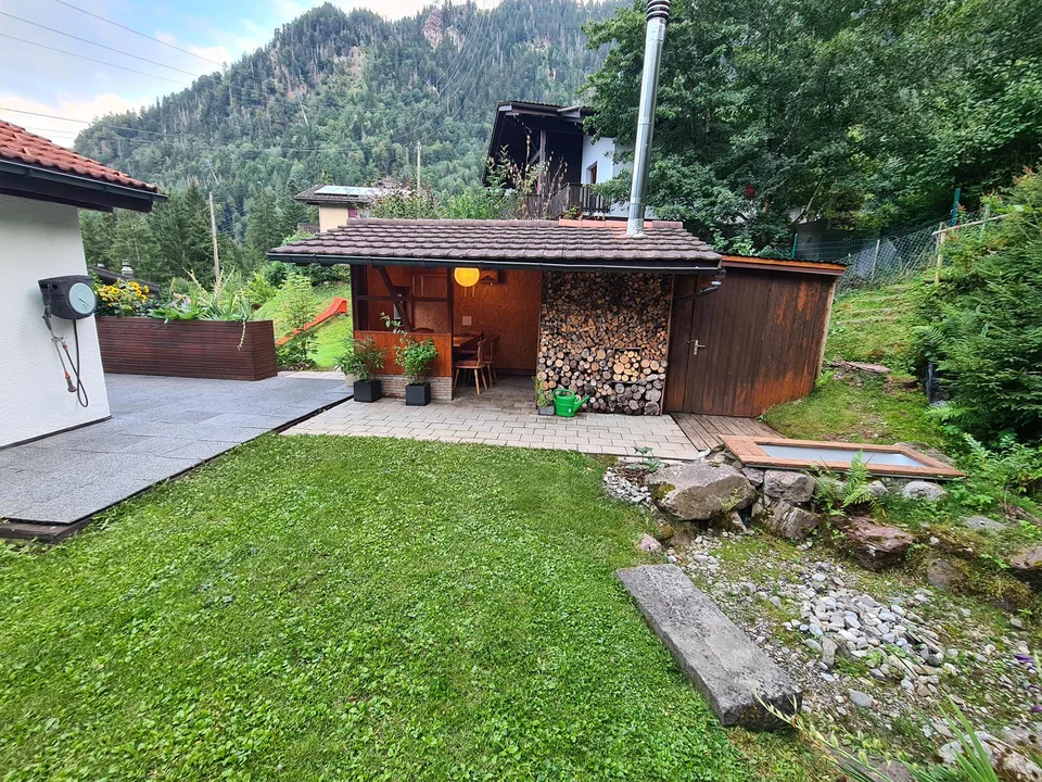 Frisch renoviertes Einfamilienhaus mit idyllischem Garten