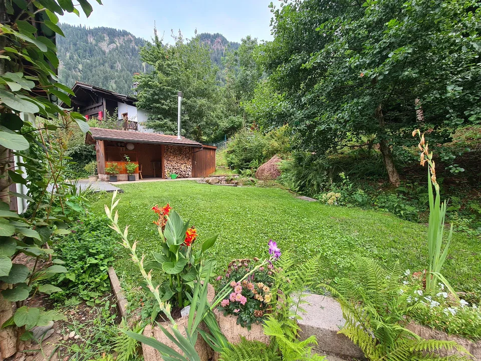 Frisch renoviertes Einfamilienhaus mit idyllischem Garten