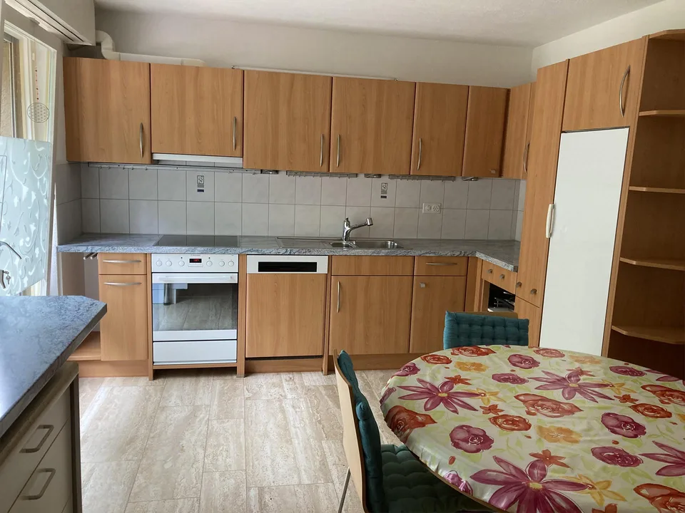Haus im Grünen mit nahem ÖV-Anschluss nach Basel – photo 2 of 12