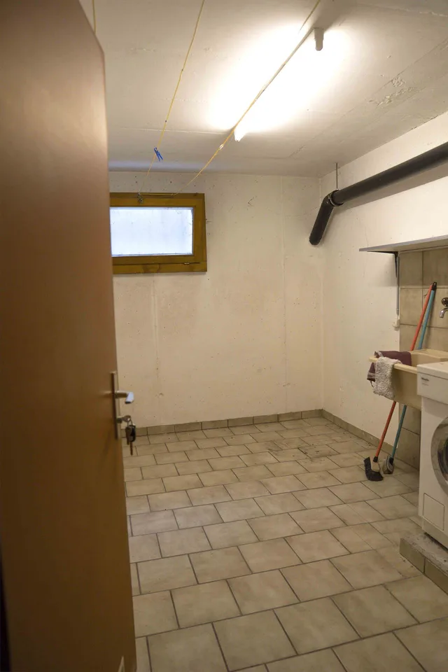 "4.5-Zimmer-Wohnung mit 2 Einstellhallenplätzen in Rüegsauschachen