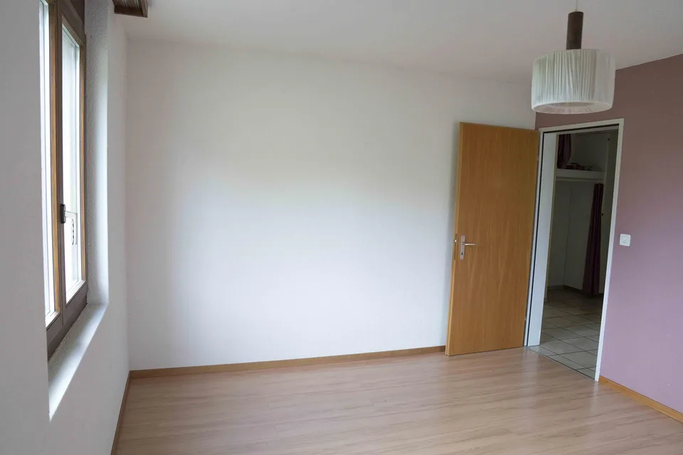 "4.5-Zimmer-Wohnung mit 2 Einstellhallenplätzen in Rüegsauschachen