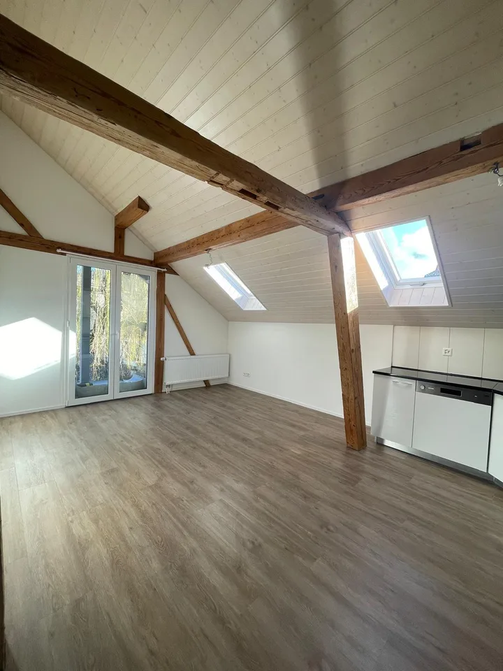 Moderne 3-Zimmer-Dachgeschosswohnung mit Balkon in Oberdiessbach