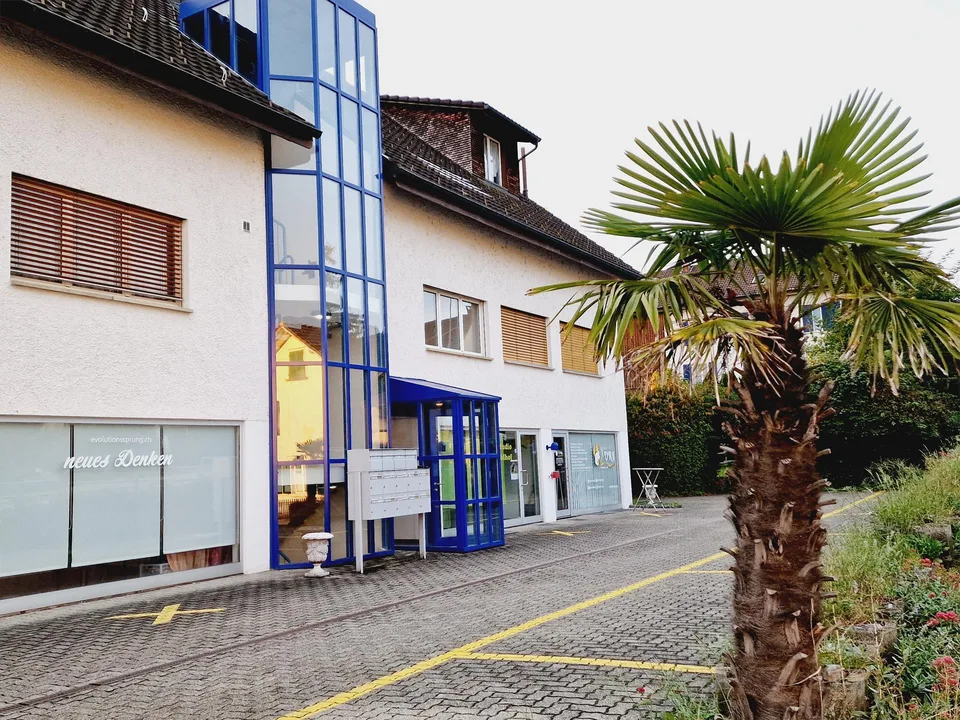 6 Zimmer Attika Wohnung mit Aussicht