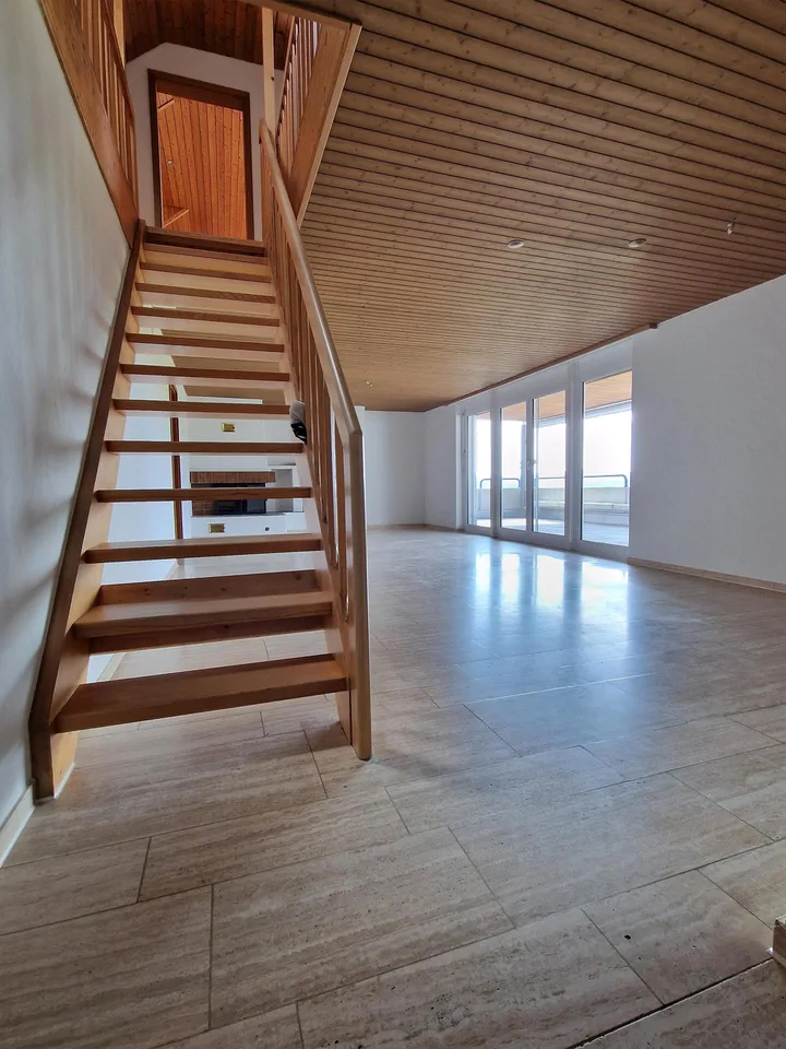 6 Zimmer Attika Wohnung mit Aussicht