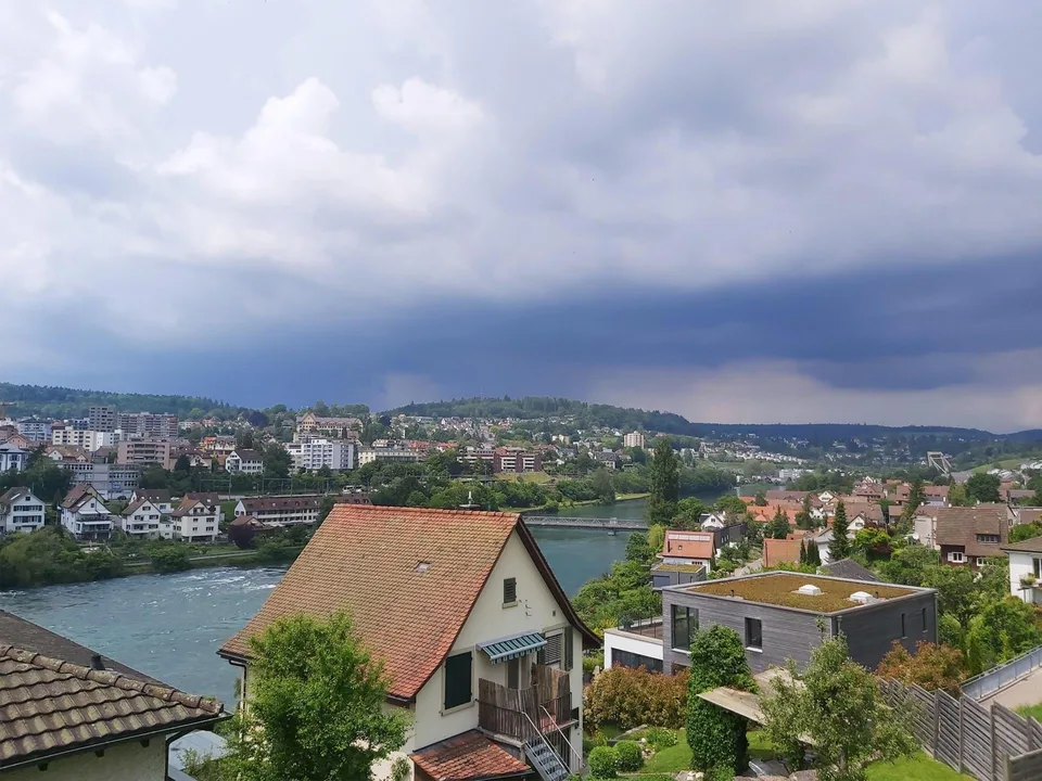 Traumhafte 3.5-Zimmer-Wohnung in Flurlingen mit direktem Blick auf den