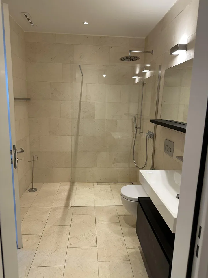 Moderne 2.5-Zimmer-Wohnung an der Turbinenstrasse in Zürich