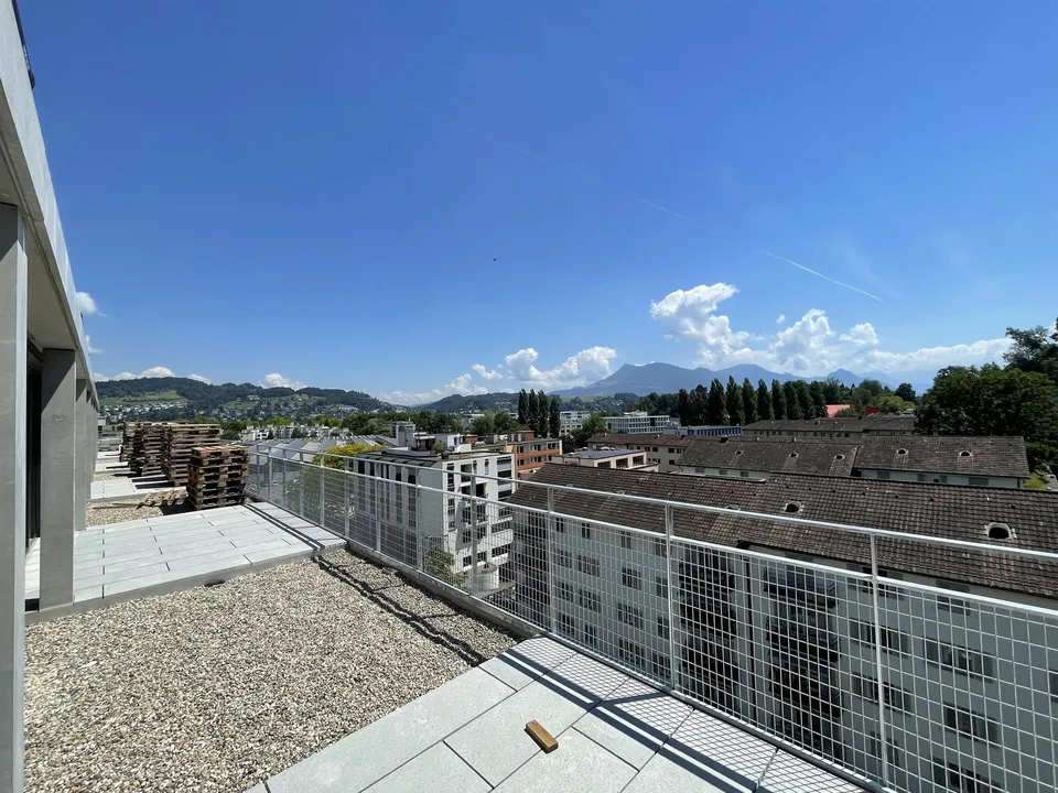 neue  top 3 1/2 Zi. Attikawohnung an sehr gut erschlossener Lage