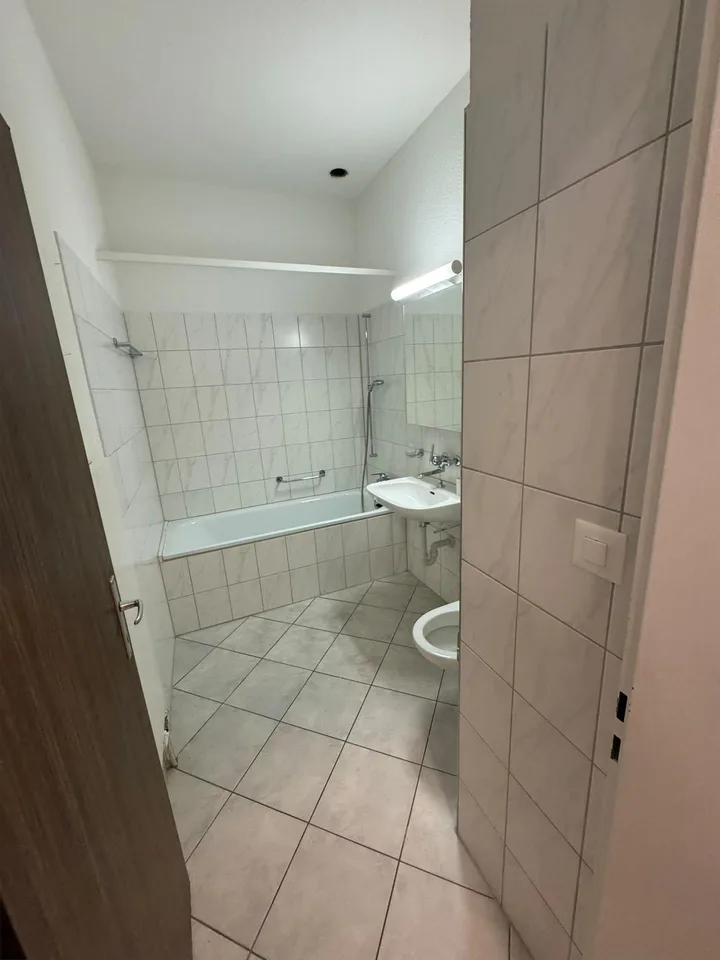 renovierte 2 Zimmer Wohnung