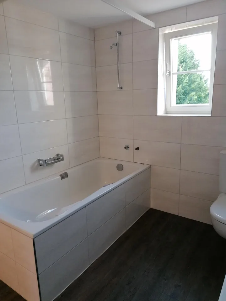 Ein 4 Zimmer Bijou zu vermieten, mit ringsum Balkone