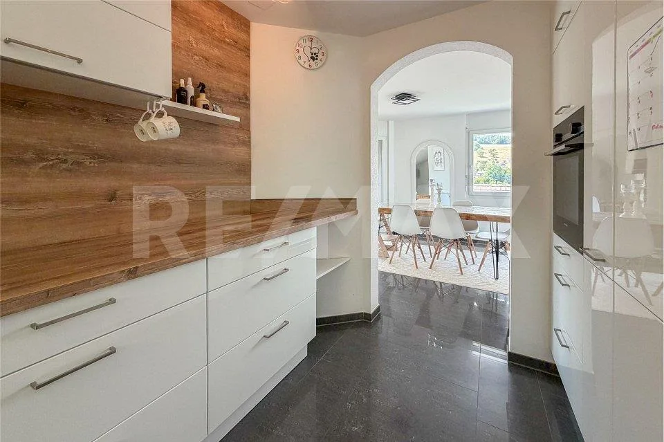 Una casa per arrivare - Casa unifamiliare di 5,5 locali a una posizione in pendio attraente a Bubendorf in vendita