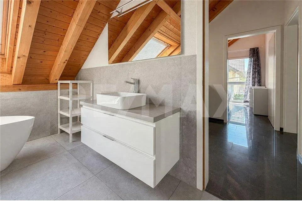Una casa per arrivare - Casa unifamiliare di 5,5 locali a una posizione in pendio attraente a Bubendorf in vendita