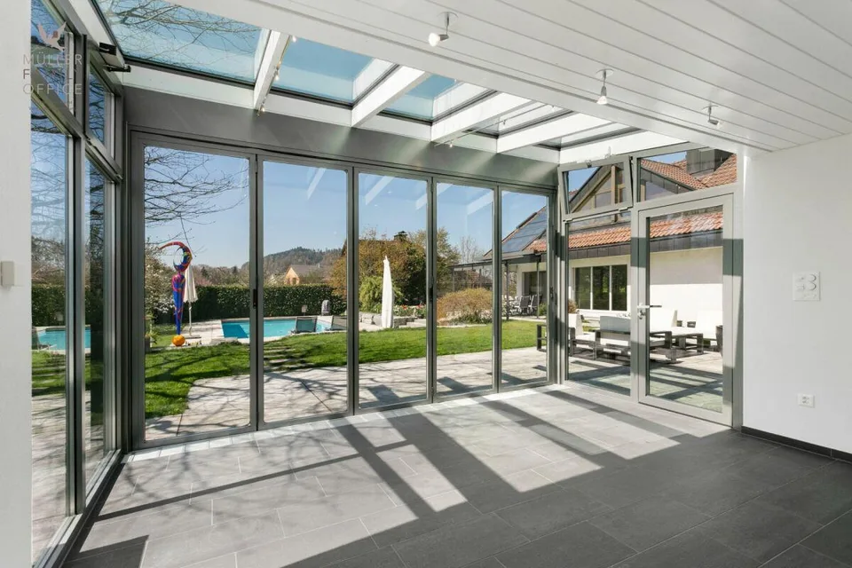 Elegantes Einfamilienhaus mit traumhafter Gartenanlage und Poolidylle