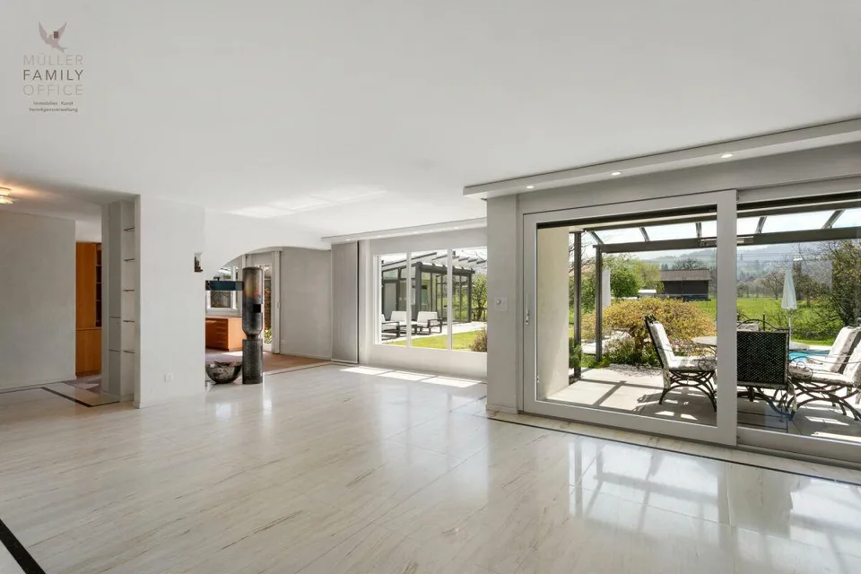 Elegantes Einfamilienhaus mit traumhafter Gartenanlage und Poolidylle