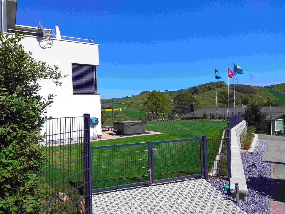 Moderne Villa: Nur 25 Min. nach Baden & 45 Min. nach Zürich/Basel