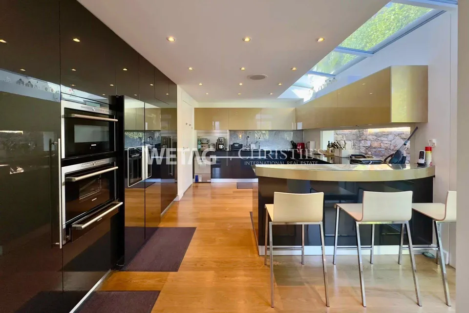 Exklusive Villa mit herrlichem Seeblick & idyllischem Garten in Brissago zu verkaufen, auch ideal als Ferienresidenz