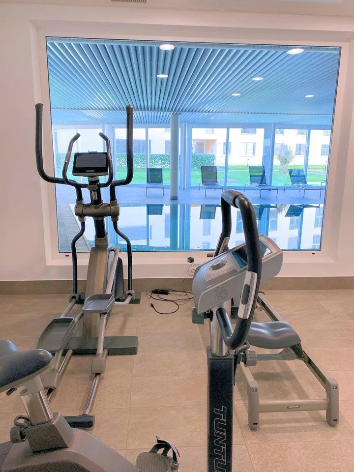 Appartement lumineux de 2,5 pièces avec piscine et espace bien-être