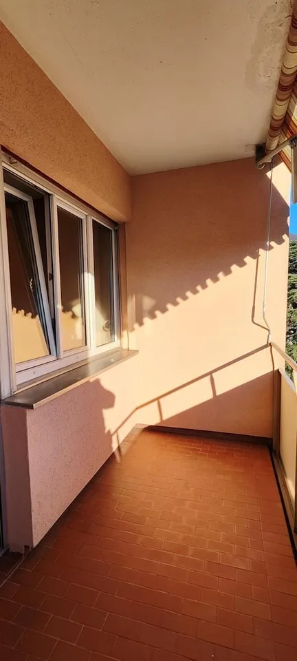 Vacallo, appartamento 3.5 locali con balcone da ristrutturare