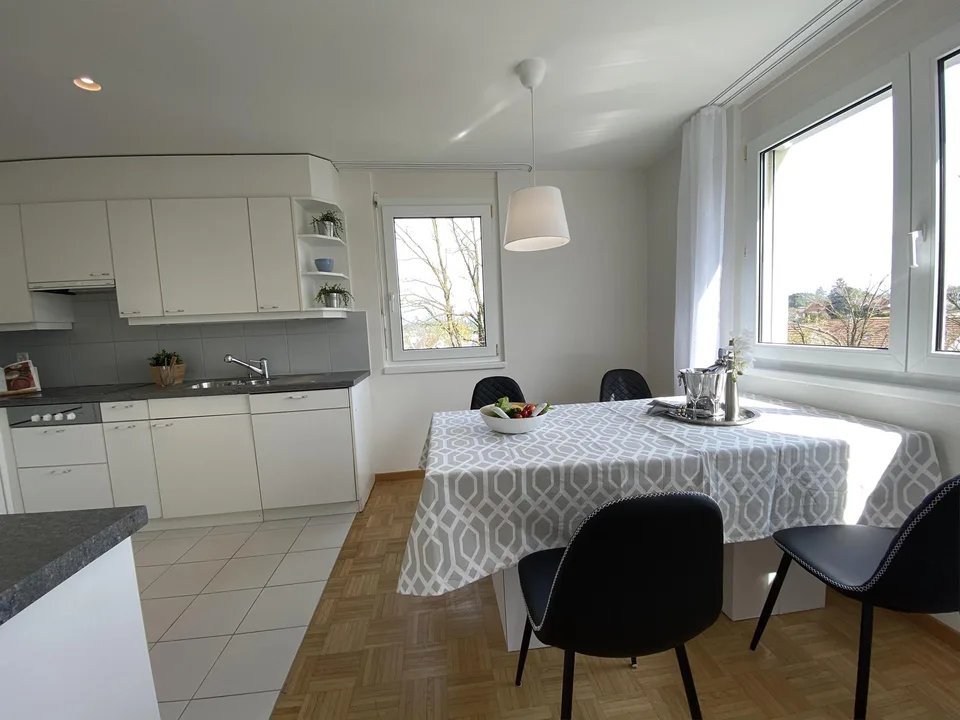 4.5 room apartment in Oetwil am See