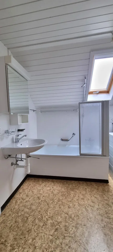Nicht 08/15 – 3.5 Zimmer mit Balkon, Garten und Weitsicht