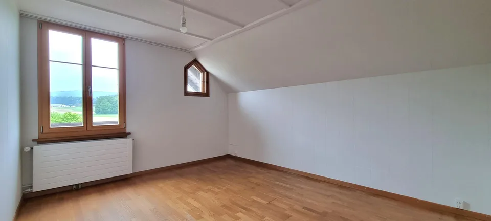 Nicht 08/15 – 3.5 Zimmer mit Balkon, Garten und Weitsicht