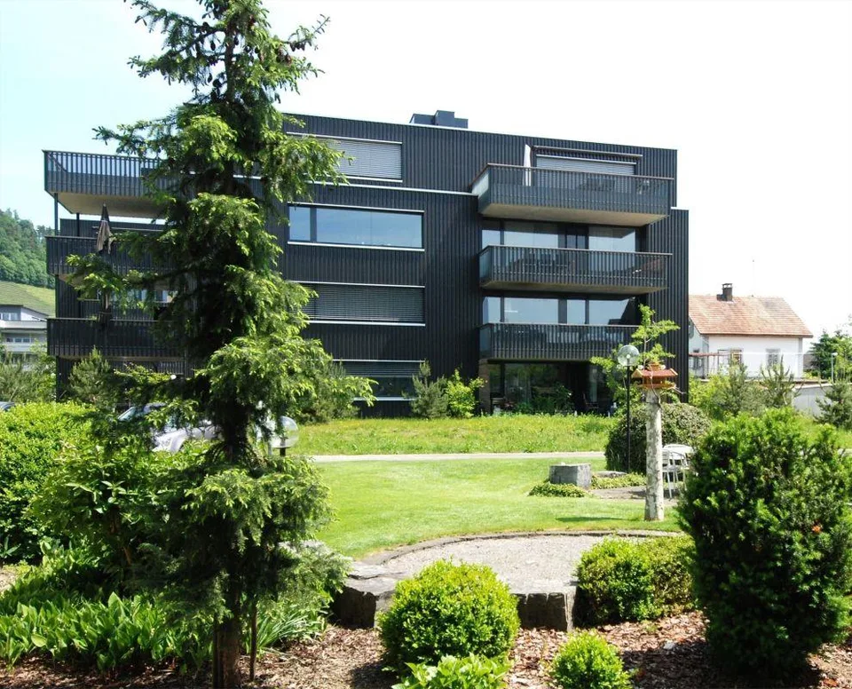 3.5-Zimmer-Attika mit grosser Dachterrasse und Aus- & Weitsicht!