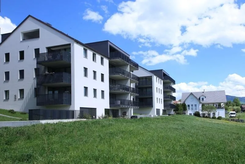 Moderne Gartenwohnung mit genialer Aussicht!