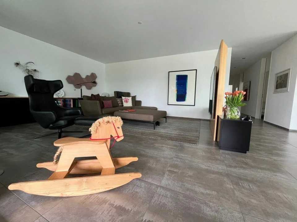 Exklusive Erdgeschosswohnung mit riesigem Balkon und toller Aussicht