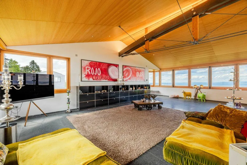Où le lac devient un panorama : Maison unifamiliale exclusive sur un terrain spacieux
