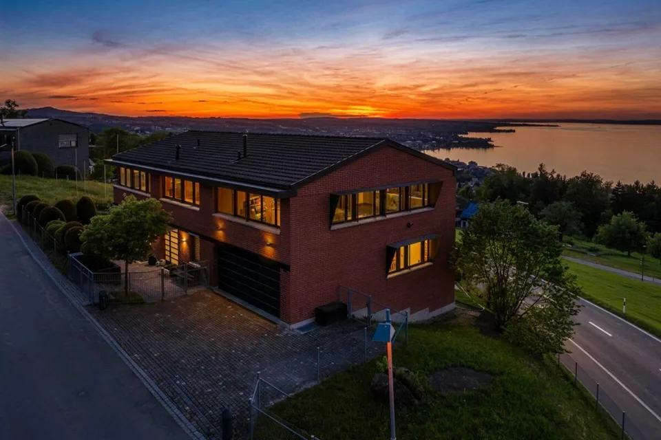 Où le lac devient un panorama : Maison unifamiliale exclusive sur un terrain spacieux