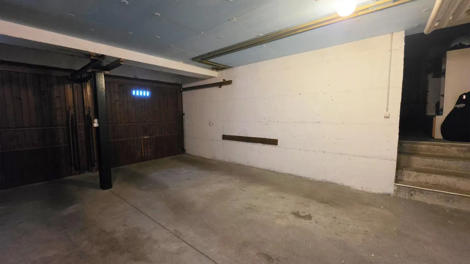 2.5-Zimmer-Dachwohnung an sonniger Lage mit Seesicht und 2 Balkonen