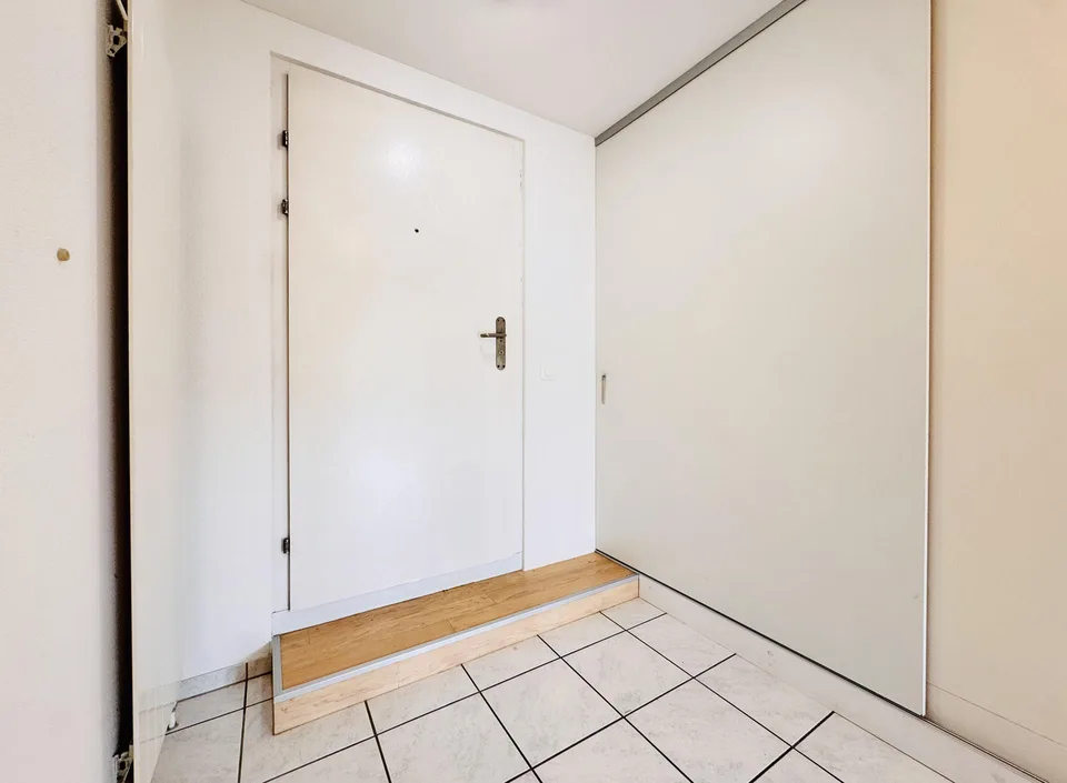 5.5-Zimmer-Maisonette mit Parkplatz – zentral gelegen, angeneh