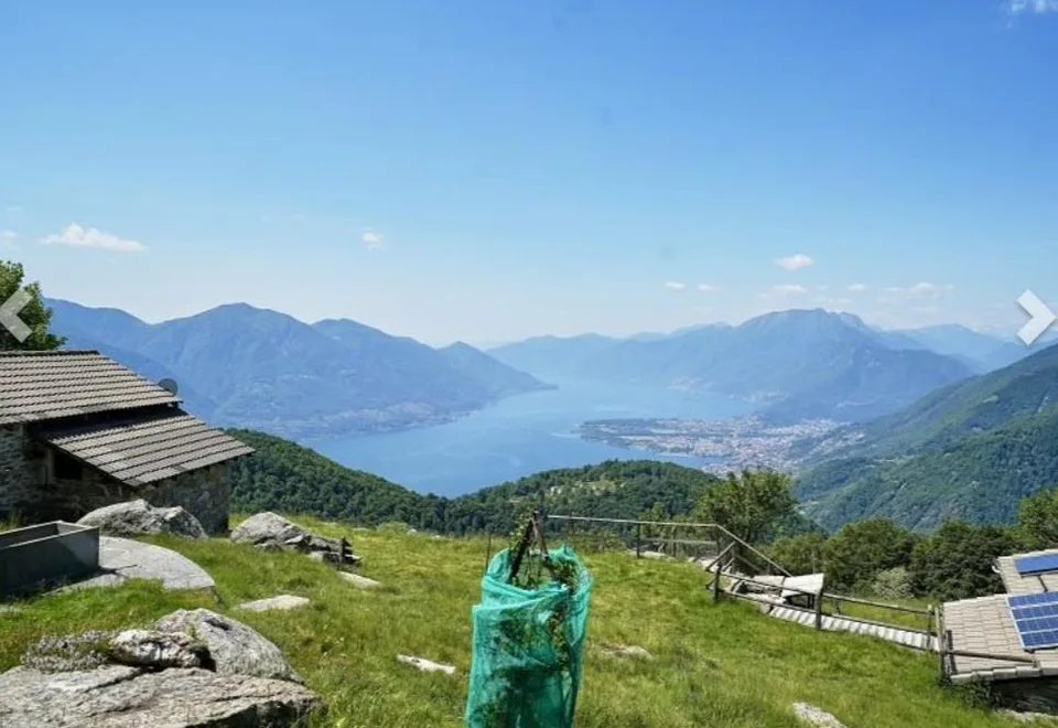 Rustico con splendida vista su tutto il Lago Maggiore
