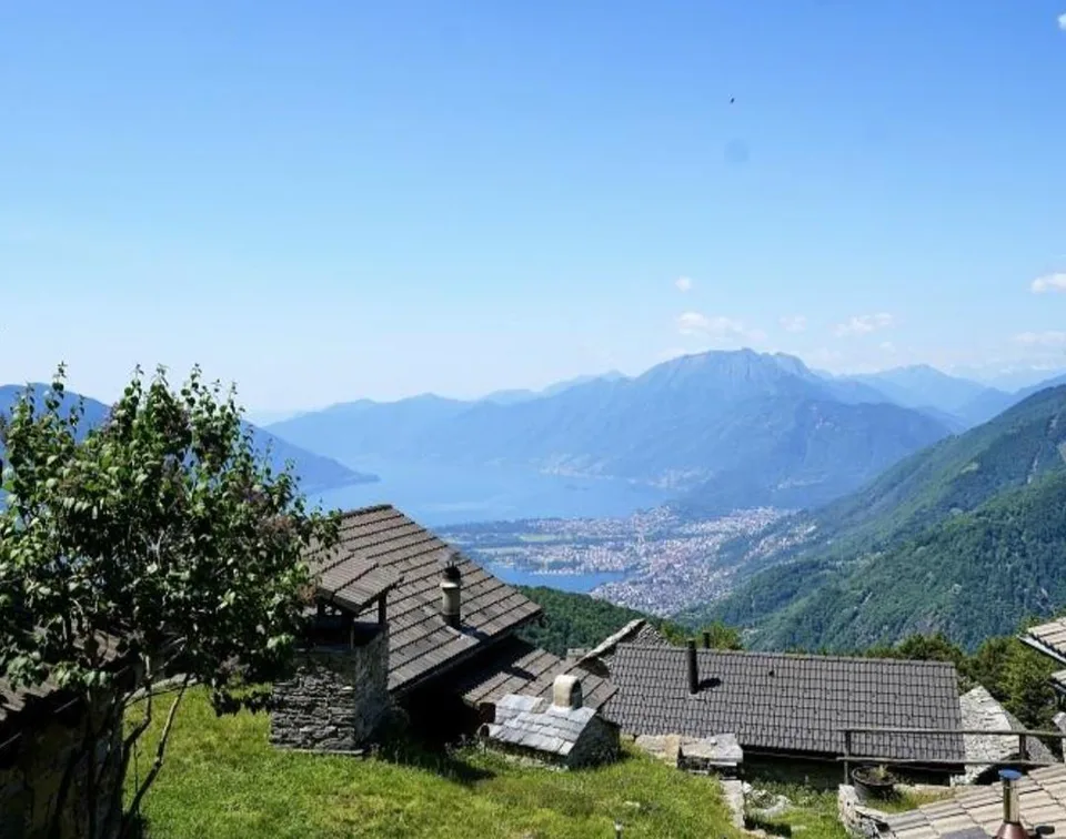 Rustico con splendida vista su tutto il Lago Maggiore