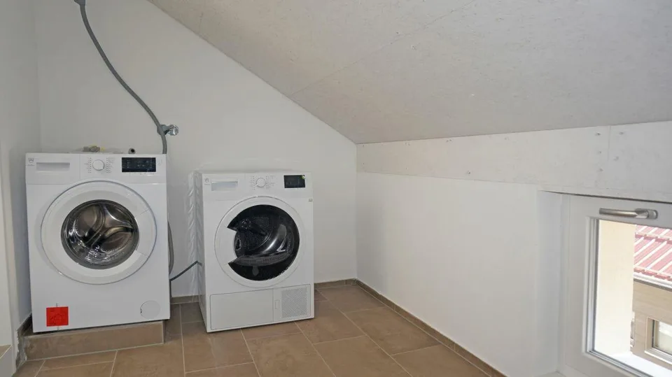 2.5-Zimmer-Dachwohnung im Grünen - Schützewisstrasse 5