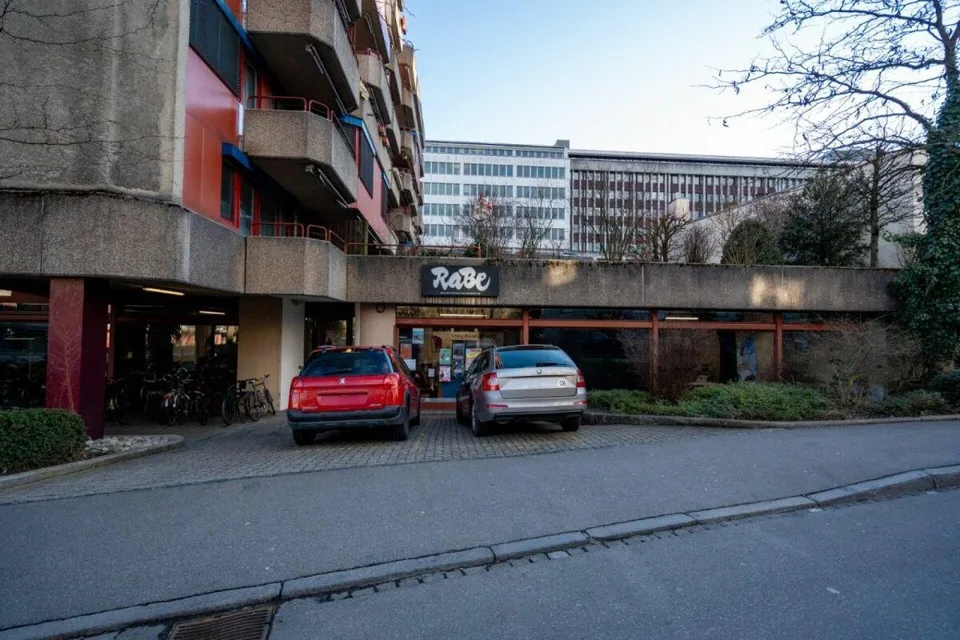 Einstellhallenplatz zu vermieten