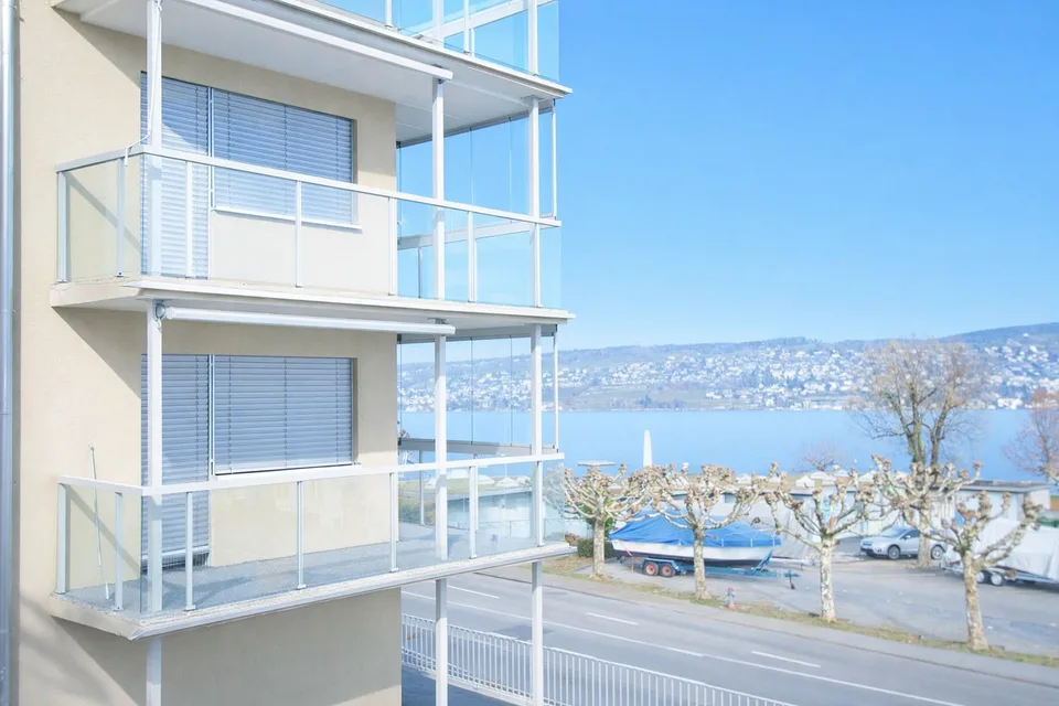 Ihr neues Zuhause mit atemberaubender Seesicht und Badeplatz