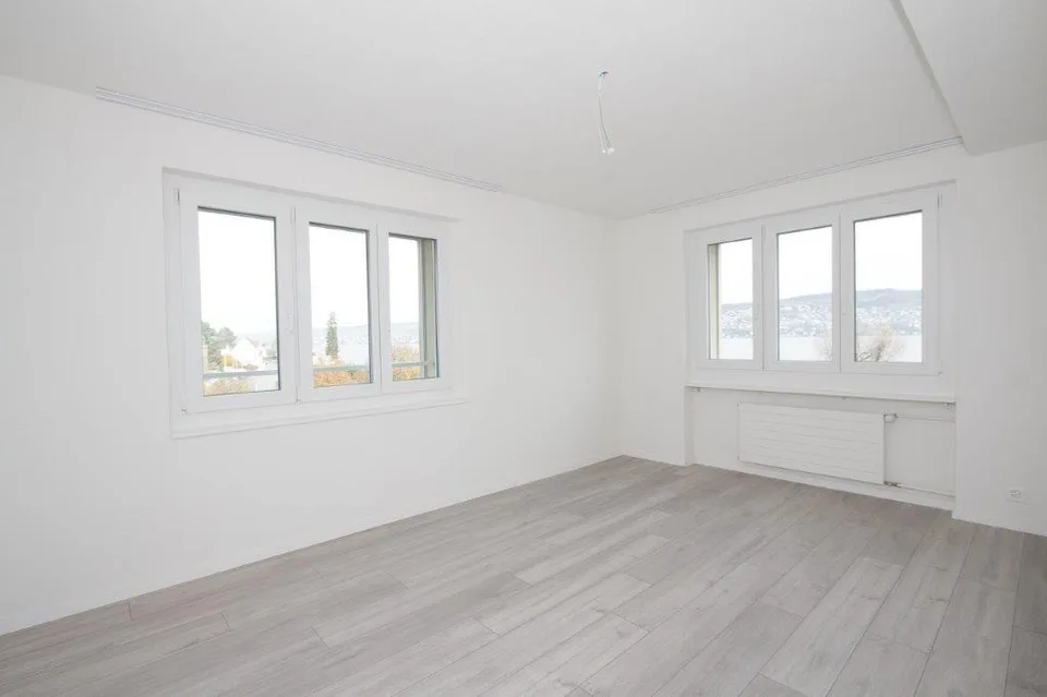 Ihr neues Zuhause mit atemberaubender Seesicht und Badeplatz