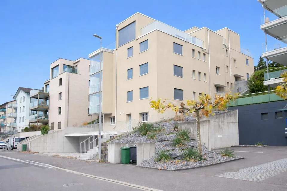 Ihr neues Zuhause mit atemberaubender Seesicht und Badeplatz