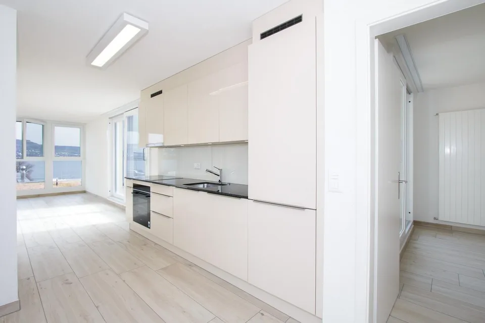 Ihr neues Zuhause mit atemberaubender Seesicht und Badeplatz