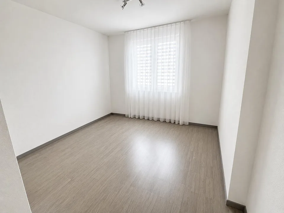 Helle 4.5-Zimmerwohnung – zentral wohnen in Domat/Ems