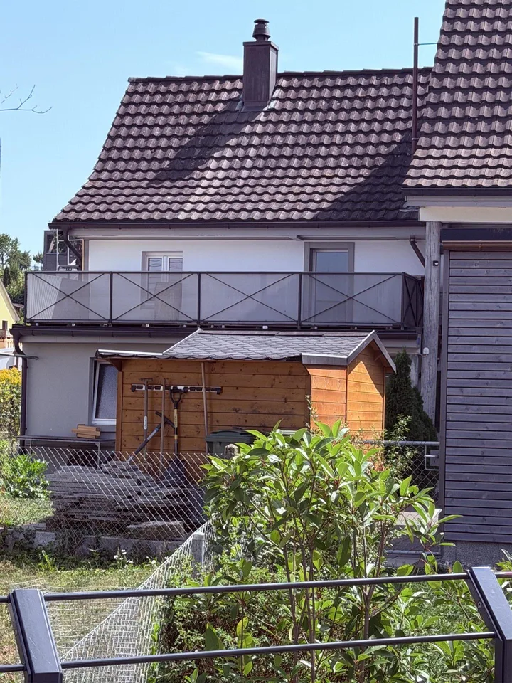 Charmanter 4.5 Zimmer Hausteil mit Garten und Terasse