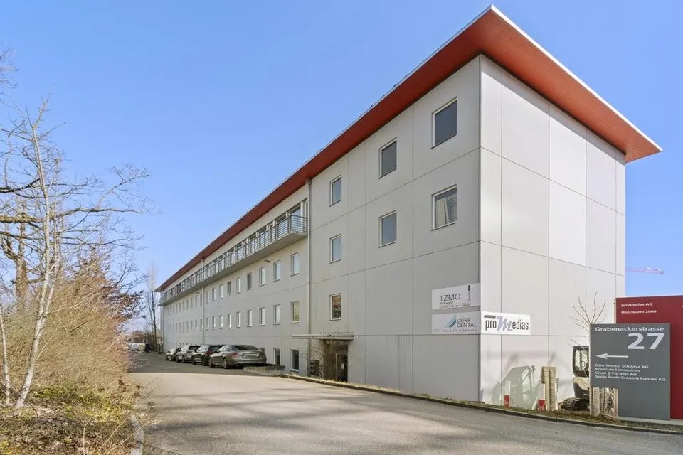 Viel Platz für Ihre Geschäftsidee - grosse Gewerbehalle zu vermieten