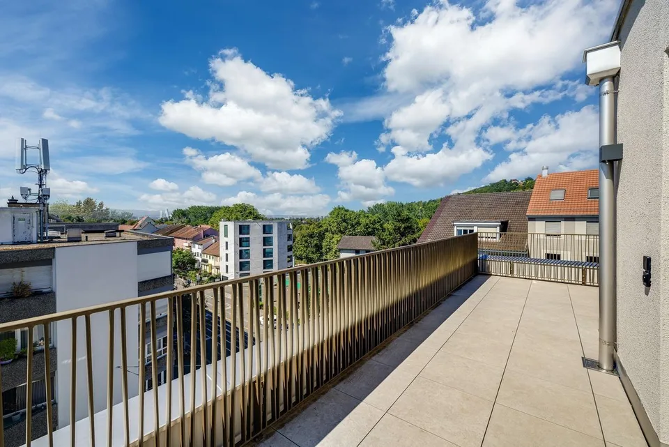 Sonnige Attika in Riehen - Weitsicht & grosszügige Terrassen (W4.2)