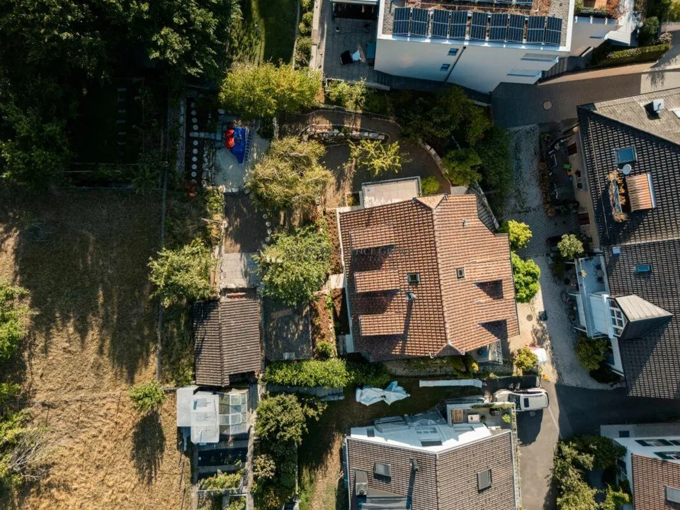 Grosszügiges 6.5-Zimmer-Einfamilienhaus mit Traumgarten in Wettingen