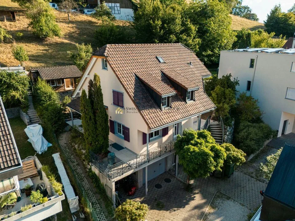 Grosszügiges 6.5-Zimmer-Einfamilienhaus mit Traumgarten in Wettingen